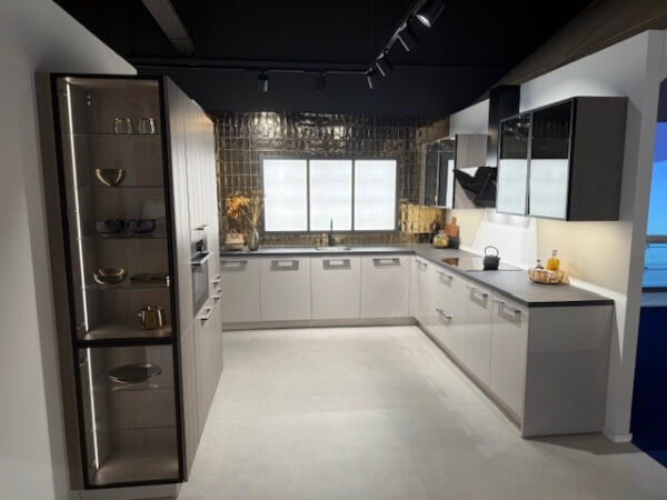 Showroomkeuken Pallas Kashmir icm Atlas Zilver Eiken