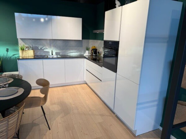 Showroomkeuken Andes Wit icm Atlas Leisteen
