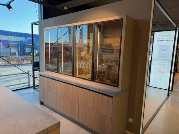 Showroomkeuken Aerdenhout Grijs Eiken Buffetkast
